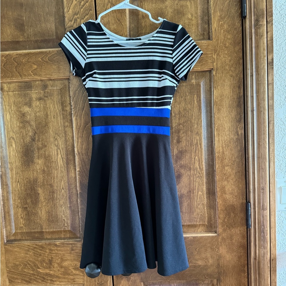 Maru Cap Sleeve Women's Dress - Size Small